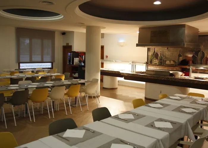 Canada Palace מלון 4*