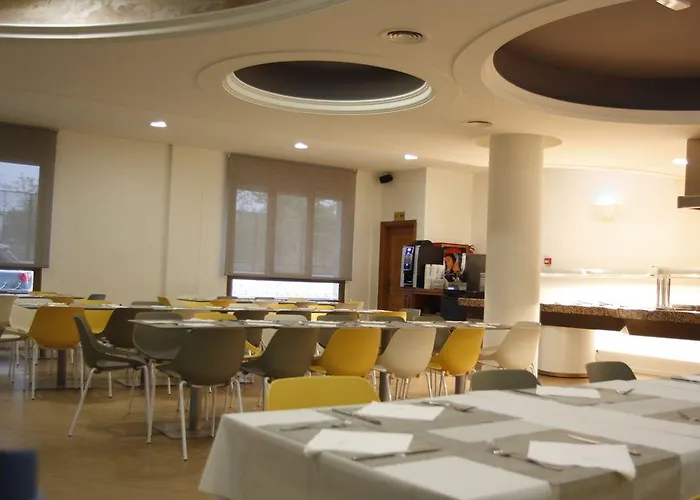 Отель Canada Palace 4*