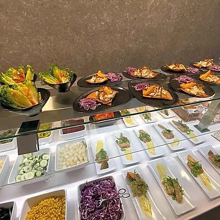 Отель Canada Palace 4*