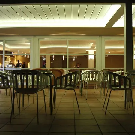 Canada Palace ホテル 4*